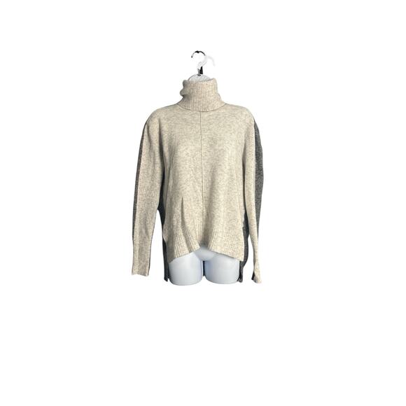 Athleta Merino Wool Colorblock Turtleneck Sweater S
Cozy - Picture 1 of 5